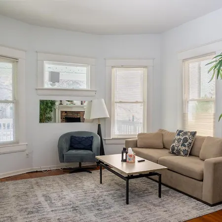 Spacious 2 Bed Apt In Atlanta Near Piedmont Park